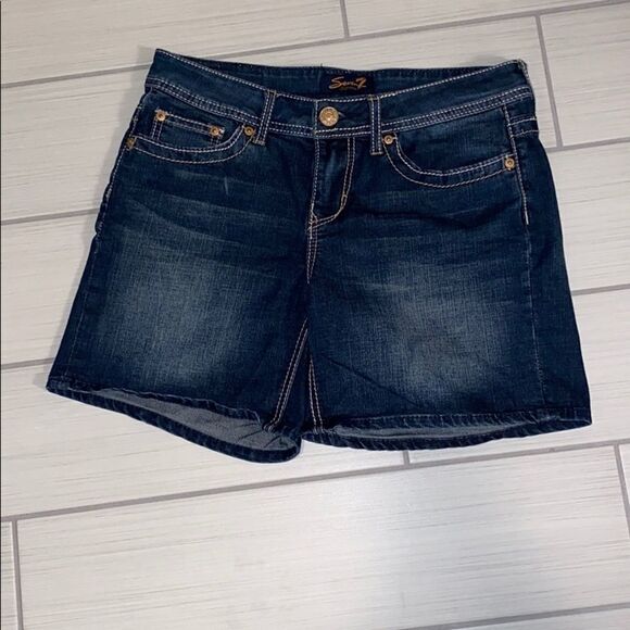 Seven7 Jean Shorts Faded Dark Wash Size 8 - Picture 1 of 14